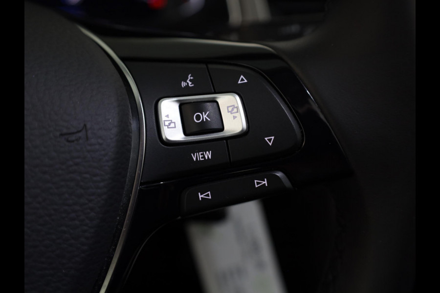 Volkswagen T-Roc 1.0 TSI Style 110 pk | Navigatie | Panoramadak | Parkeersensoren | Achteruitrijcamera | Digital cockpit | Adaptieve cruise control | LED koplampen |