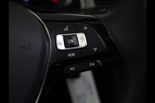 Volkswagen T-Roc 1.0 TSI Style 110 pk | Navigatie | Panoramadak | Parkeersensoren | Achteruitrijcamera | Digital cockpit | Adaptieve cruise control | LED koplampen |