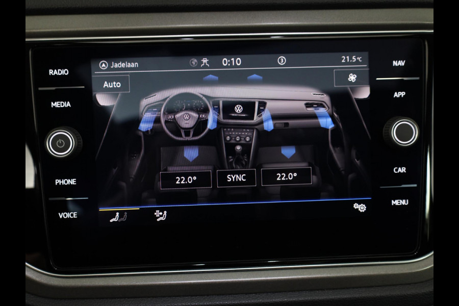 Volkswagen T-Roc 1.0 TSI Style 110 pk | Navigatie | Panoramadak | Parkeersensoren | Achteruitrijcamera | Digital cockpit | Adaptieve cruise control | LED koplampen |