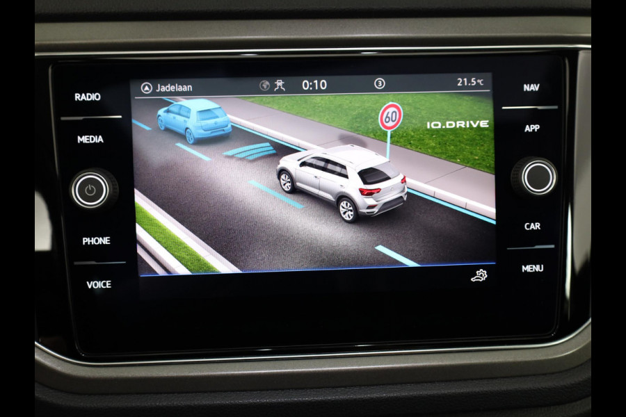 Volkswagen T-Roc 1.0 TSI Style 110 pk | Navigatie | Panoramadak | Parkeersensoren | Achteruitrijcamera | Digital cockpit | Adaptieve cruise control | LED koplampen |