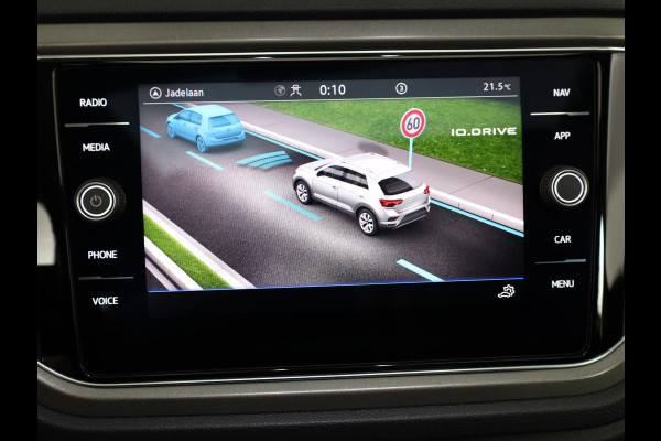 Volkswagen T-Roc 1.0 TSI Style 110 pk | Navigatie | Panoramadak | Parkeersensoren | Achteruitrijcamera | Digital cockpit | Adaptieve cruise control | LED koplampen |