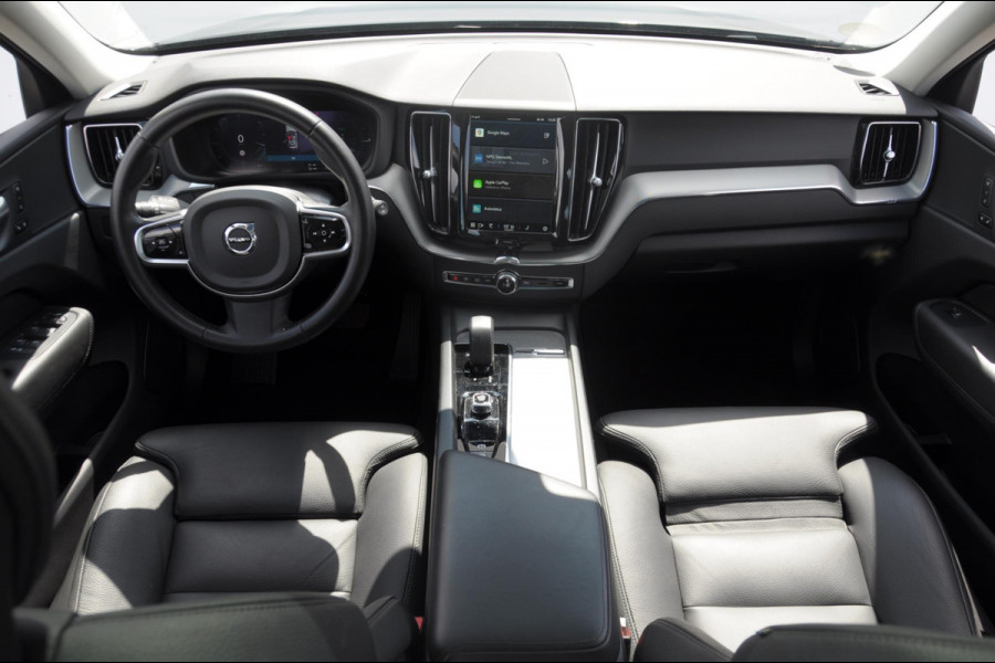 Volvo XC60 T6 350PK Automaat AWD Plus Dark Long range /Adaptieve cruise control / Panoramadak / Apple carplay / Parkeersensoren met 360 camera / Elektrische achterklep / Elektrische stoelen met geheugen / Stoel en stuurwielverwarming