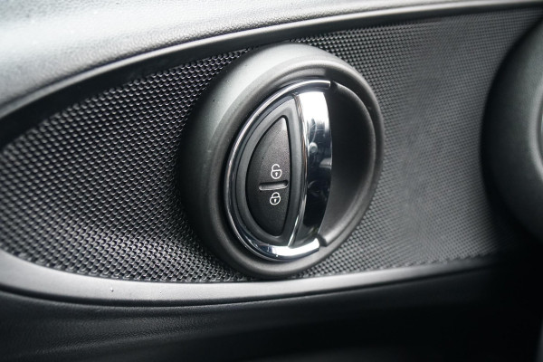 MINI Clubman 1.5 Cooper Chili Serious Business + LED / ADAPTIEVE SCHOKDEMPERS / CLIMATE CONTROL / SENSOREN