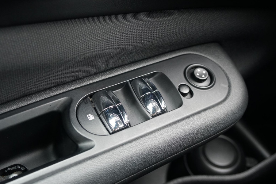 MINI Clubman 1.5 Cooper Chili Serious Business + LED / ADAPTIEVE SCHOKDEMPERS / CLIMATE CONTROL / SENSOREN
