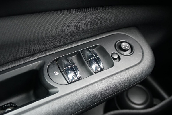MINI Clubman 1.5 Cooper Chili Serious Business + LED / ADAPTIEVE SCHOKDEMPERS / CLIMATE CONTROL / SENSOREN