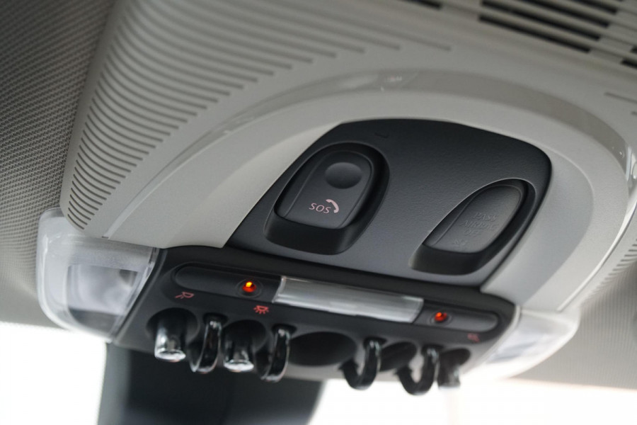MINI Clubman 1.5 Cooper Chili Serious Business + LED / ADAPTIEVE SCHOKDEMPERS / CLIMATE CONTROL / SENSOREN