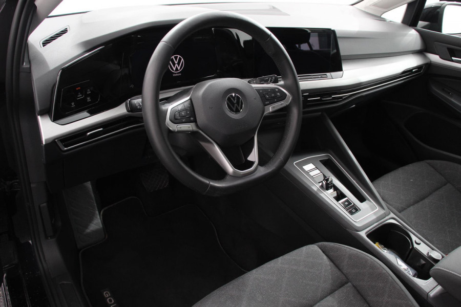 Volkswagen Golf 1.5 eTSI 131pk DSG Life | Navigatie | Apple Carplay/Android Auto | Parkeersensoren | Adaptive Cruise Control | Stoel- en stuurverwarming | Lane Assist | Ledverlichting | Climate Control