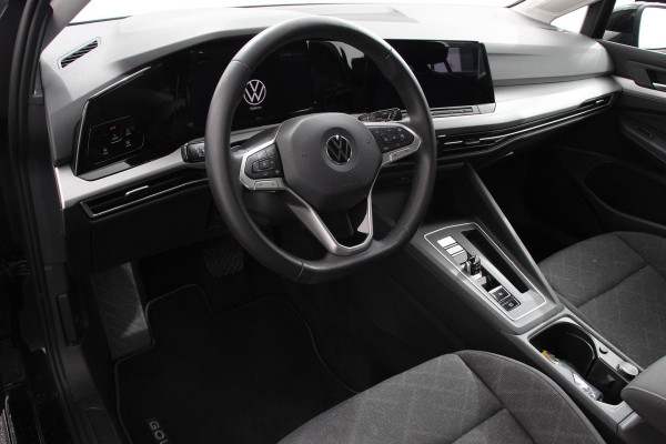 Volkswagen Golf 1.5 eTSI 131pk DSG Life | Navigatie | Apple Carplay/Android Auto | Parkeersensoren | Adaptive Cruise Control | Stoel- en stuurverwarming | Lane Assist | Ledverlichting | Climate Control