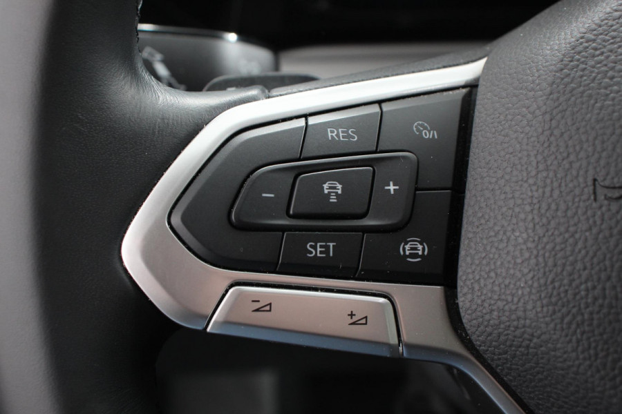 Volkswagen Golf 1.5 eTSI 131pk DSG Life | Navigatie | Apple Carplay/Android Auto | Parkeersensoren | Adaptive Cruise Control | Stoel- en stuurverwarming | Lane Assist | Ledverlichting | Climate Control