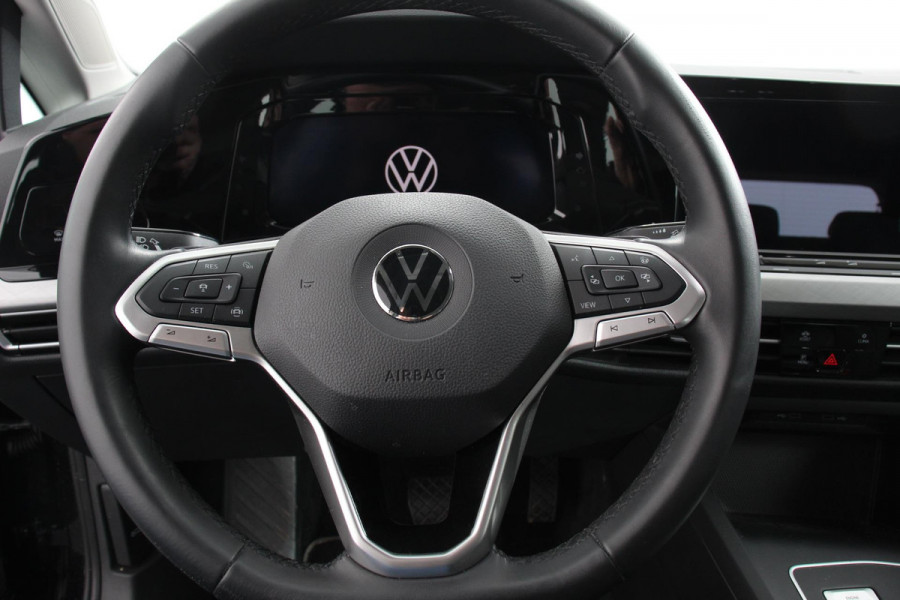 Volkswagen Golf 1.5 eTSI 131pk DSG Life | Navigatie | Apple Carplay/Android Auto | Parkeersensoren | Adaptive Cruise Control | Stoel- en stuurverwarming | Lane Assist | Ledverlichting | Climate Control