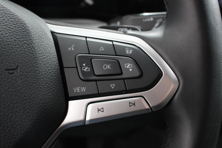 Volkswagen Golf 1.5 eTSI 131pk DSG Life | Navigatie | Apple Carplay/Android Auto | Parkeersensoren | Adaptive Cruise Control | Stoel- en stuurverwarming | Lane Assist | Ledverlichting | Climate Control
