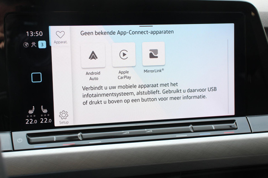 Volkswagen Golf 1.5 eTSI 131pk DSG Life | Navigatie | Apple Carplay/Android Auto | Parkeersensoren | Adaptive Cruise Control | Stoel- en stuurverwarming | Lane Assist | Ledverlichting | Climate Control