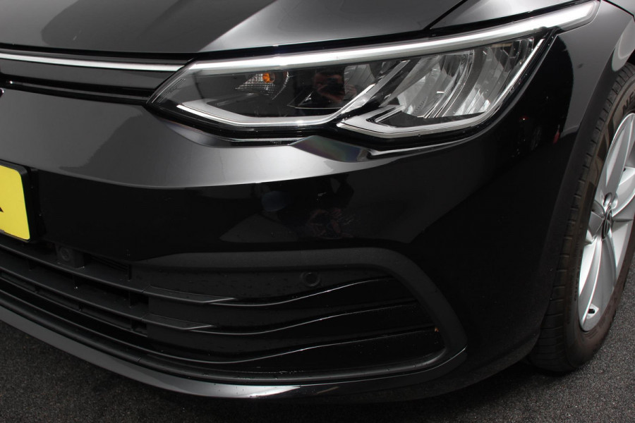Volkswagen Golf 1.5 eTSI 131pk DSG Life | Navigatie | Apple Carplay/Android Auto | Parkeersensoren | Adaptive Cruise Control | Stoel- en stuurverwarming | Lane Assist | Ledverlichting | Climate Control