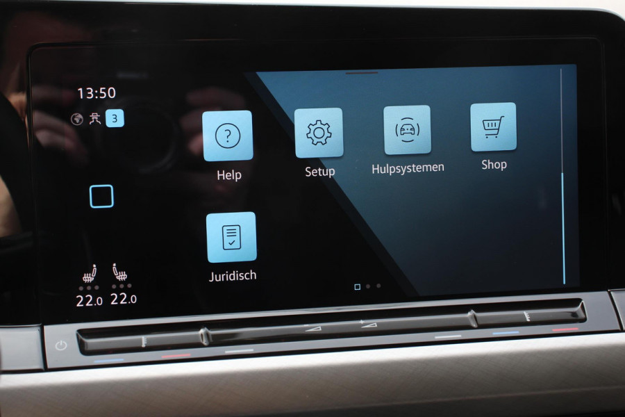 Volkswagen Golf 1.5 eTSI 131pk DSG Life | Navigatie | Apple Carplay/Android Auto | Parkeersensoren | Adaptive Cruise Control | Stoel- en stuurverwarming | Lane Assist | Ledverlichting | Climate Control