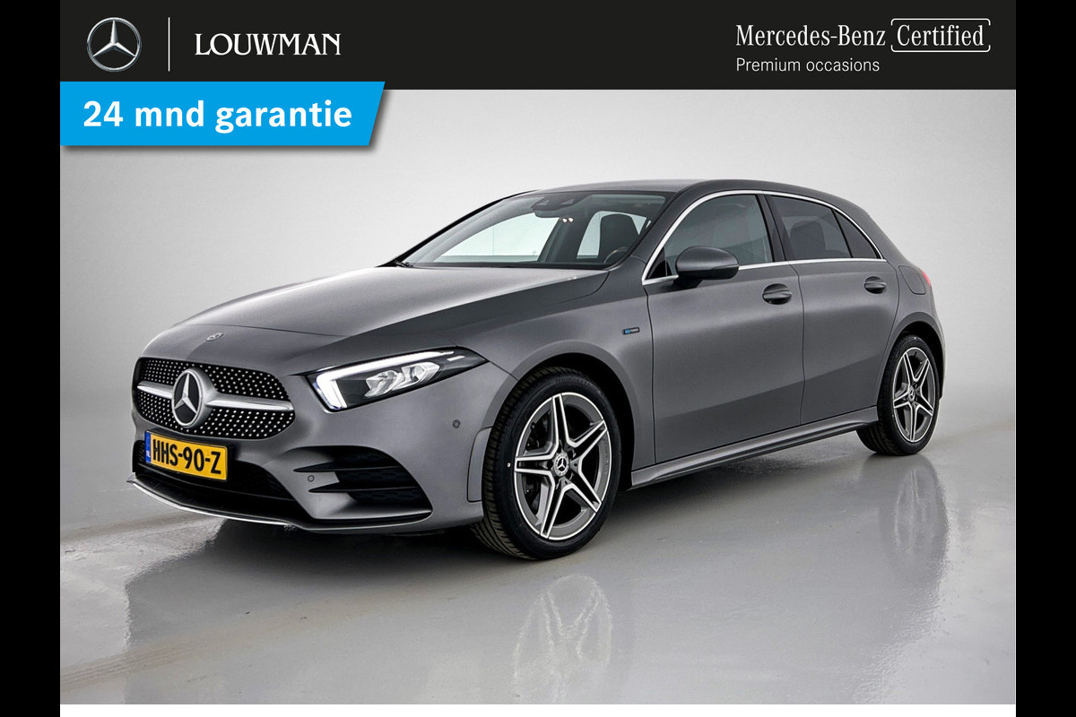 Mercedes-Benz A-Klasse 250 e AMG Plug-In Hybride | AMG Line | Lederen Bekleding | Spiegelpakket | Smartphone intergratie | Inclusief 24 maanden MB Certified garantie voor Europa. Mercedes-Benz A-Klasse 250 e AMG Plug-In Hybride | AMG Line | Lederen Bekleding | Spiegelpakket | Smartphone intergratie | Inclusief 24 maanden MB Certified garantie voor Europa.