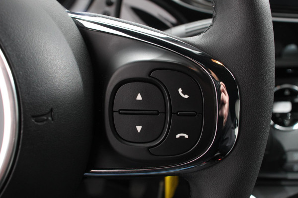 Fiat 500C 1.0 Hybrid 69pk Dolcevita Navigatie  Apple Carplay/Android Auto  Parkeersensor achter  Cruise Control  Climatronic