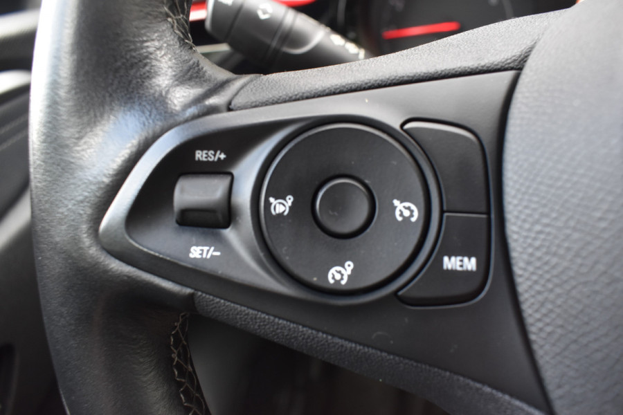 Opel Corsa 1.2 GS Line 5-drs / Airco / 17" LM / Camera / Carplay / Navigatie