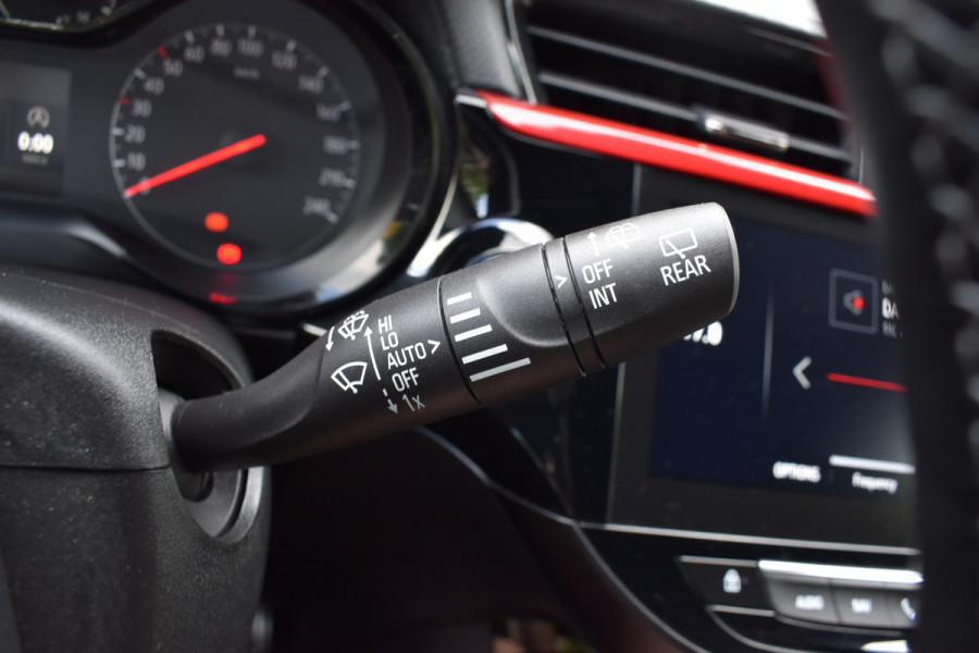 Opel Corsa 1.2 GS Line 5-drs / Airco / 17" LM / Camera / Carplay / Navigatie