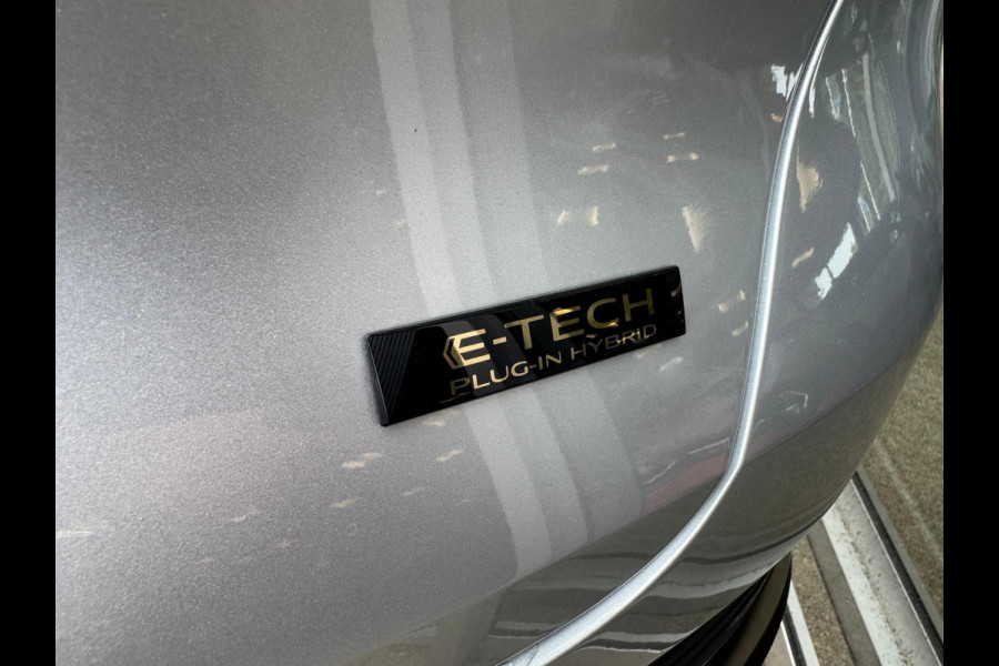 Renault Captur 1.6 E-Tech plug-in hybrid 160 techno Groot navi / Clima / Full Led / P-sensoren & camera