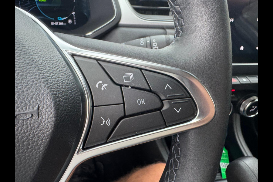 Renault Captur 1.6 E-Tech plug-in hybrid 160 techno Groot navi / Clima / Full Led / P-sensoren & camera