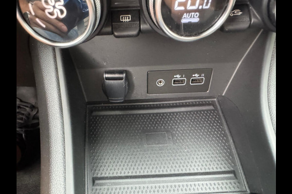 Renault Captur 1.6 E-Tech plug-in hybrid 160 techno Groot navi / Clima / Full Led / P-sensoren & camera