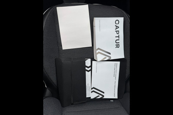 Renault Captur 1.6 E-Tech plug-in hybrid 160 techno Groot navi / Clima / Full Led / P-sensoren & camera