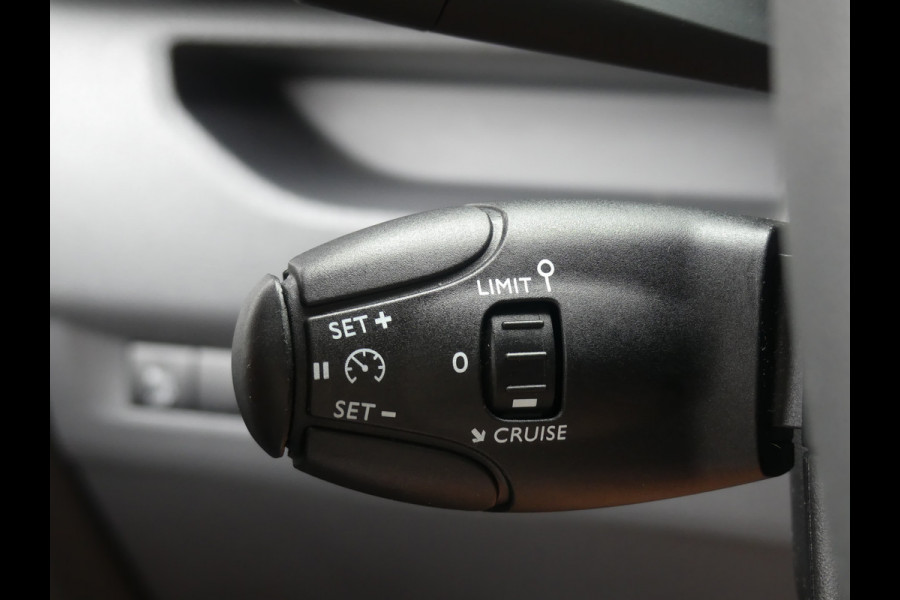 Opel Vivaro-e Combi L2 75 kWh 9 Persoons Pano/PDC/Airco/Cruise control