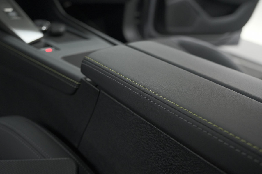 Peugeot 308 SW PureTech 130 EAT8 GT | Lage Kilometerstand | Camera | Navigatie | Parkeersensoren | Apple Carplay