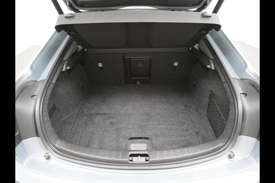 Polestar 2 AUT. 408 pk Long Range Dual Motor 78kWh Trekhaak Panoramadak Keyless-Start-Open(via GSM!) Electr.Stoelen Verwarmd+Achterbank+Stu Verkeersbord detectie Regen-Lichtsensor Virtual-Cockpit Home-Link Uitparkeer+Bots waarschuwing Autonoom-Rem Lane Assist Keyless Connected services Draadloze telefoonlader 1.500kg Trekvermogen 660Nm! €61.000 nieuw!