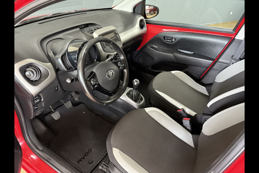 Toyota Aygo 1.0 VVT-i x-play | Airco