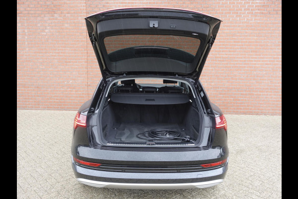 Audi e-tron 55 Advanced Quattro Navigatie Leder LED Matrix Tour Package Camera DAB+ Electrisch bedienbare achterklep
