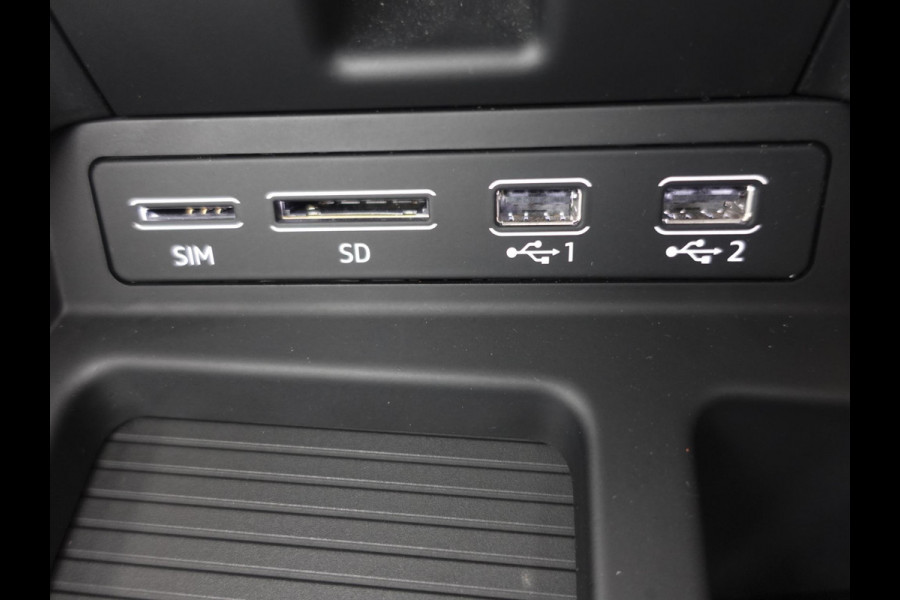 Audi e-tron 55 Advanced Quattro Navigatie Leder LED Matrix Tour Package Camera DAB+ Electrisch bedienbare achterklep