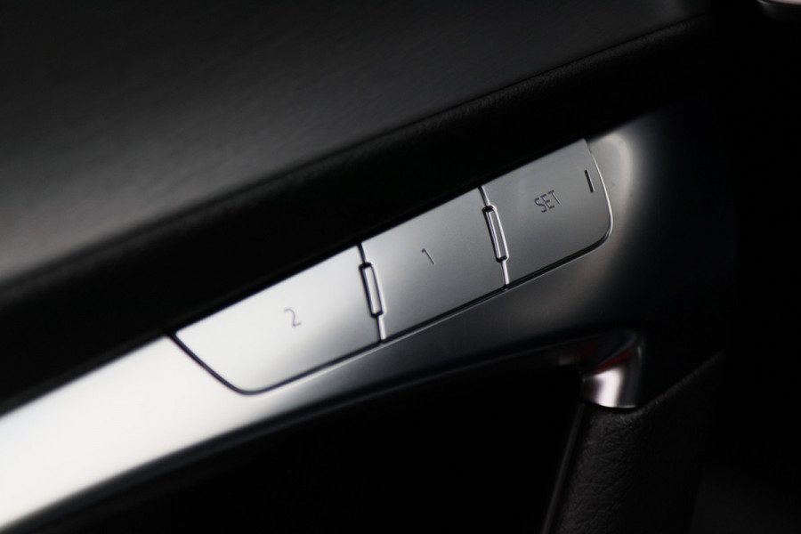 Audi A6 Avant 55 TFSI e quattro Competition Matrix-LED, Panoramadak, ACC, Camera, Virtual Cockpit, Trekhaak, 19''