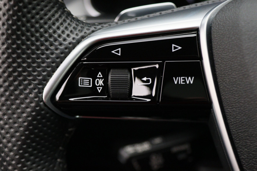 Audi A6 Avant 55 TFSI e quattro Competition Matrix-LED, Panoramadak, ACC, Camera, Virtual Cockpit, Trekhaak, 19''