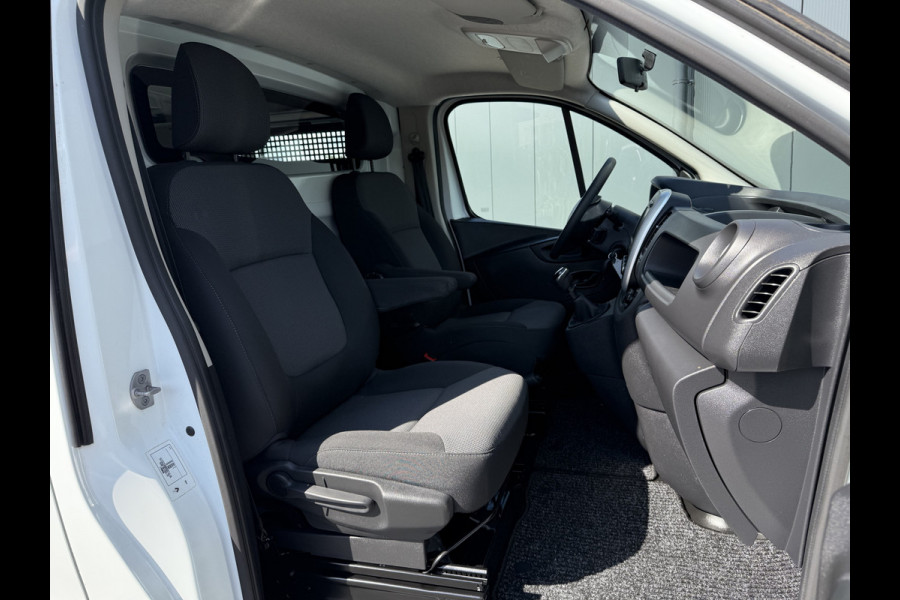 Renault Trafic 2.0 dCi 120 PK / L1H1 / 20.550 KM !!! / 2x SCHUIFDEUR / TREKHAAK / AIRCO / CRUISE / NAVI / LED
