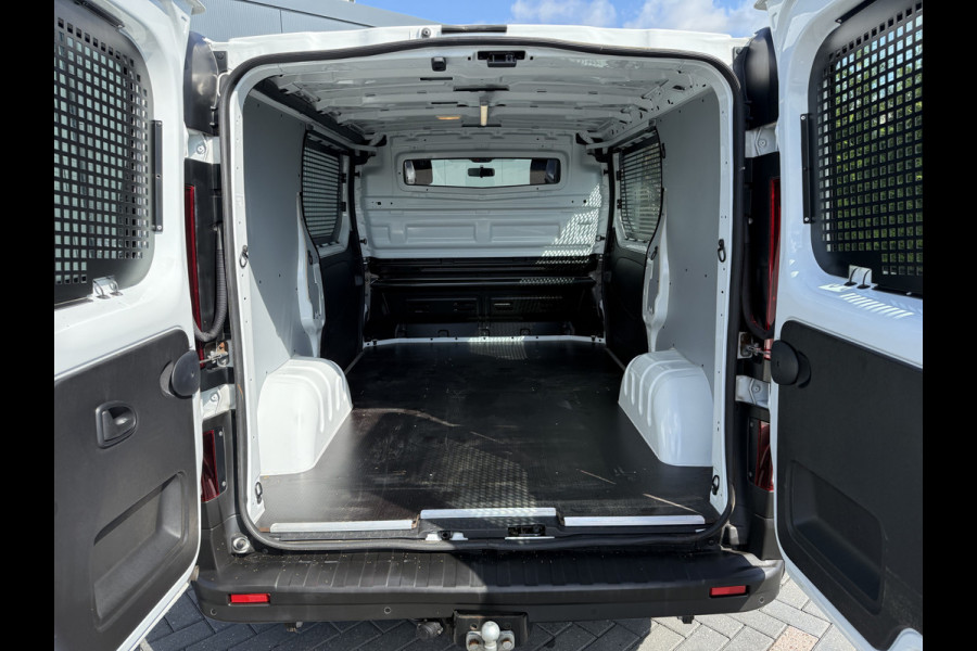 Renault Trafic 2.0 dCi 120 PK / L1H1 / 20.550 KM !!! / 2x SCHUIFDEUR / TREKHAAK / AIRCO / CRUISE / NAVI / LED