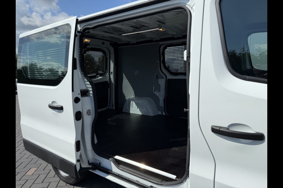 Renault Trafic 2.0 dCi 120 PK / L1H1 / 20.550 KM !!! / 2x SCHUIFDEUR / TREKHAAK / AIRCO / CRUISE / NAVI / LED