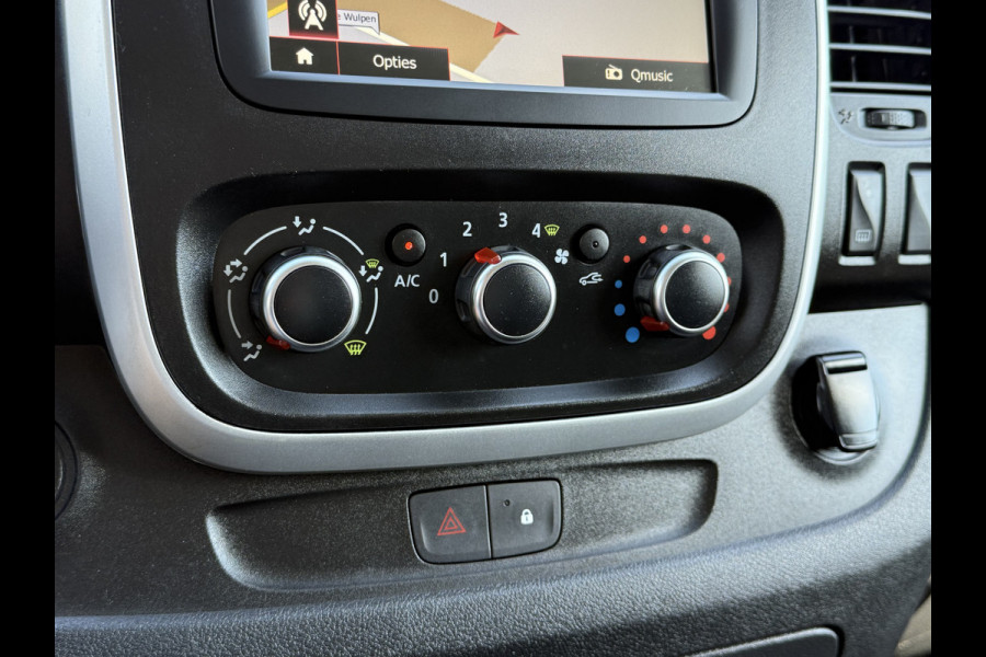 Renault Trafic 2.0 dCi 120 PK / L1H1 / 20.550 KM !!! / 2x SCHUIFDEUR / TREKHAAK / AIRCO / CRUISE / NAVI / LED