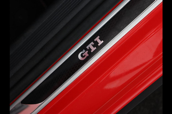 Volkswagen Polo 2.0 TSI GTI | Stoelverwarming | Full LED | Virtual Cockpit | Adaptive cruise | Navigatie | Climate control | Parkeerhulp