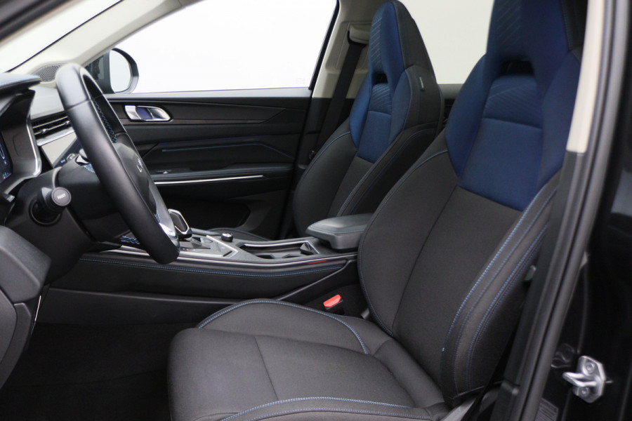 Lynk & Co 01 1.5 Plug-in Hybrid Automaat 360° Camera, Panoramadak, ACC, Keyless, Navigatie, PDC, LED, 20''