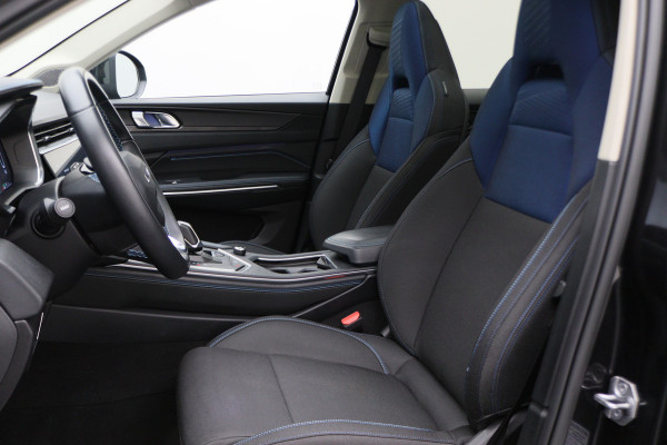 Lynk & Co 01 1.5 Plug-in Hybrid Automaat 360° Camera, Panoramadak, ACC, Keyless, Navigatie, PDC, LED, 20''