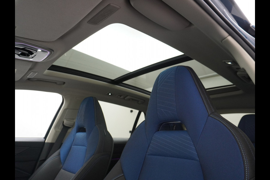 Lynk & Co 01 1.5 PHEV AUT-7 261pk Pano-Schuif-K-dak 20" 360°Camera Apple Carplay Android Auto Adaptive-Cruise Navi Pdc Ecc Keyless Led Plug-I Elek.Memory.Stoel File assistent Dodehoek detector Elektrisch bedienbare achterklep Rijstrooksensor Wifi Verkeersbord detectie 425Nm koppel 3,7kw laadvermogen A-label Euro 6 Hybride Benzine/Elektrisch rijden tot ca.69km 1.800kg trekvermogen