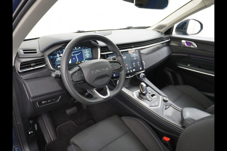 Lynk & Co 01 1.5 PHEV AUT-7 261pk Pano-Schuif-K-dak 20" 360°Camera Apple Carplay Android Auto Adaptive-Cruise Navi Pdc Ecc Keyless Led Plug-I Elek.Memory.Stoel File assistent Dodehoek detector Elektrisch bedienbare achterklep Rijstrooksensor Wifi Verkeersbord detectie 425Nm koppel 3,7kw laadvermogen A-label Euro 6 Hybride Benzine/Elektrisch rijden tot ca.69km 1.800kg trekvermogen