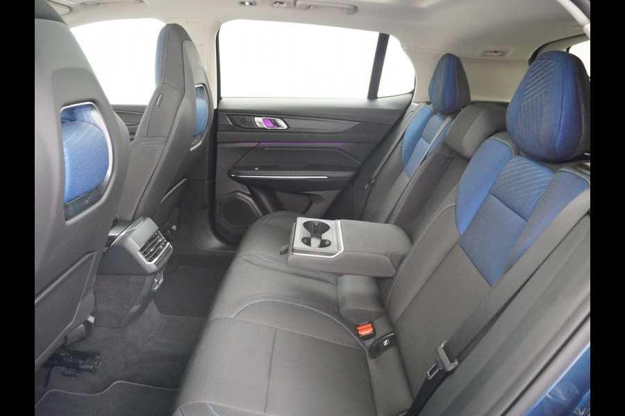 Lynk & Co 01 1.5 PHEV AUT-7 261pk Pano-Schuif-K-dak 20" 360°Camera Apple Carplay Android Auto Adaptive-Cruise Navi Pdc Ecc Keyless Led Plug-I Elek.Memory.Stoel File assistent Dodehoek detector Elektrisch bedienbare achterklep Rijstrooksensor Wifi Verkeersbord detectie 425Nm koppel 3,7kw laadvermogen A-label Euro 6 Hybride Benzine/Elektrisch rijden tot ca.69km 1.800kg trekvermogen