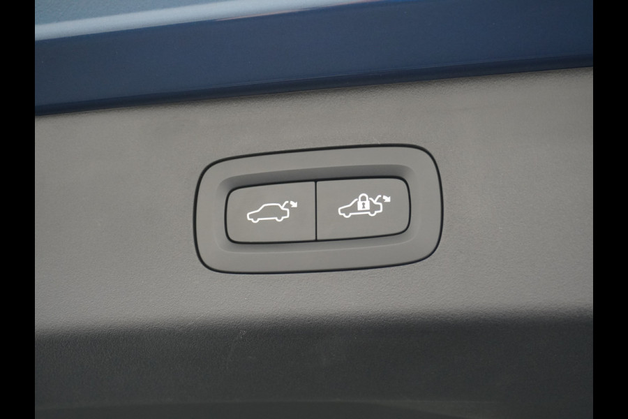 Lynk & Co 01 1.5 PHEV AUT-7 261pk Pano-Schuif-K-dak 20" 360°Camera Apple Carplay Android Auto Adaptive-Cruise Navi Pdc Ecc Keyless Led Plug-I Elek.Memory.Stoel File assistent Dodehoek detector Elektrisch bedienbare achterklep Rijstrooksensor Wifi Verkeersbord detectie 425Nm koppel 3,7kw laadvermogen A-label Euro 6 Hybride Benzine/Elektrisch rijden tot ca.69km 1.800kg trekvermogen