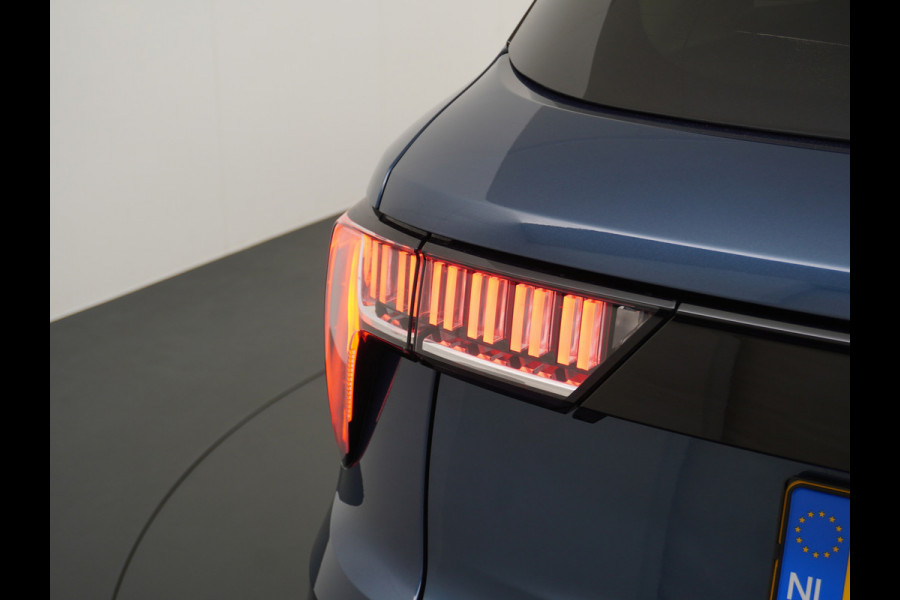 Lynk & Co 01 1.5 PHEV AUT-7 261pk Pano-Schuif-K-dak 20" 360°Camera Apple Carplay Android Auto Adaptive-Cruise Navi Pdc Ecc Keyless Led Plug-I Elek.Memory.Stoel File assistent Dodehoek detector Elektrisch bedienbare achterklep Rijstrooksensor Wifi Verkeersbord detectie 425Nm koppel 3,7kw laadvermogen A-label Euro 6 Hybride Benzine/Elektrisch rijden tot ca.69km 1.800kg trekvermogen