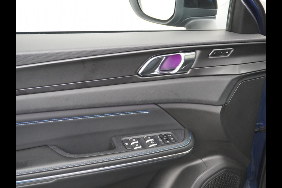 Lynk & Co 01 1.5 PHEV AUT-7 261pk Pano-Schuif-K-dak 20" 360°Camera Apple Carplay Android Auto Adaptive-Cruise Navi Pdc Ecc Keyless Led Plug-I Elek.Memory.Stoel File assistent Dodehoek detector Elektrisch bedienbare achterklep Rijstrooksensor Wifi Verkeersbord detectie 425Nm koppel 3,7kw laadvermogen A-label Euro 6 Hybride Benzine/Elektrisch rijden tot ca.69km 1.800kg trekvermogen