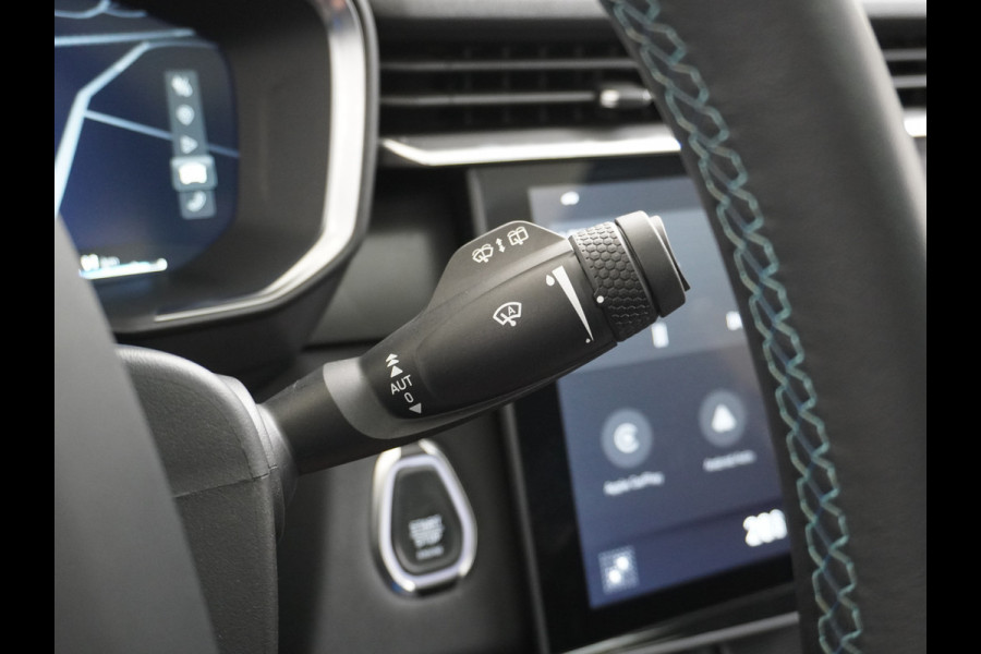 Lynk & Co 01 1.5 PHEV AUT-7 261pk Pano-Schuif-K-dak 20" 360°Camera Apple Carplay Android Auto Adaptive-Cruise Navi Pdc Ecc Keyless Led Plug-I Elek.Memory.Stoel File assistent Dodehoek detector Elektrisch bedienbare achterklep Rijstrooksensor Wifi Verkeersbord detectie 425Nm koppel 3,7kw laadvermogen A-label Euro 6 Hybride Benzine/Elektrisch rijden tot ca.69km 1.800kg trekvermogen