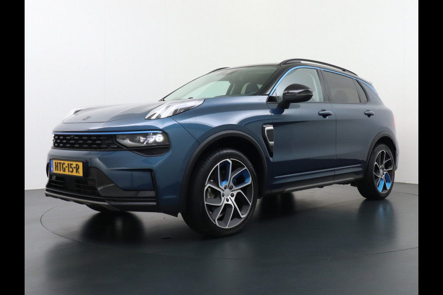 Lynk & Co 01 1.5 PHEV AUT-7 261pk Pano-Schuif-K-dak 20" 360°Camera Apple Carplay Android Auto Adaptive-Cruise Navi Pdc Ecc Keyless Led Plug-I Elek.Memory.Stoel File assistent Dodehoek detector Elektrisch bedienbare achterklep Rijstrooksensor Wifi Verkeersbord detectie 425Nm koppel 3,7kw laadvermogen A-label Euro 6 Hybride Benzine/Elektrisch rijden tot ca.69km 1.800kg trekvermogen