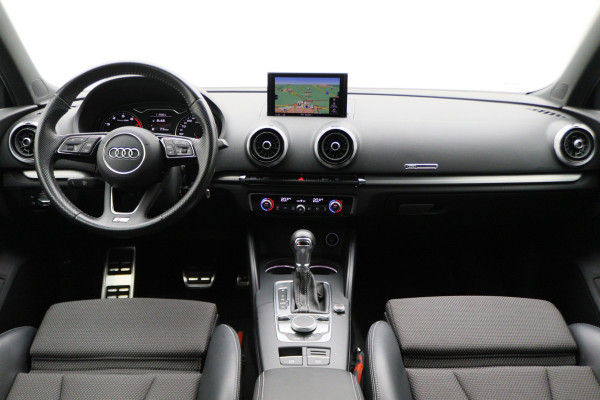 Audi A3 Sportback 35 TFSI CoD Sport S Line Edition Leer/Stof, Climate, Cruise, Navigatie, Bluetooth, LED, Premium Sound, 18''